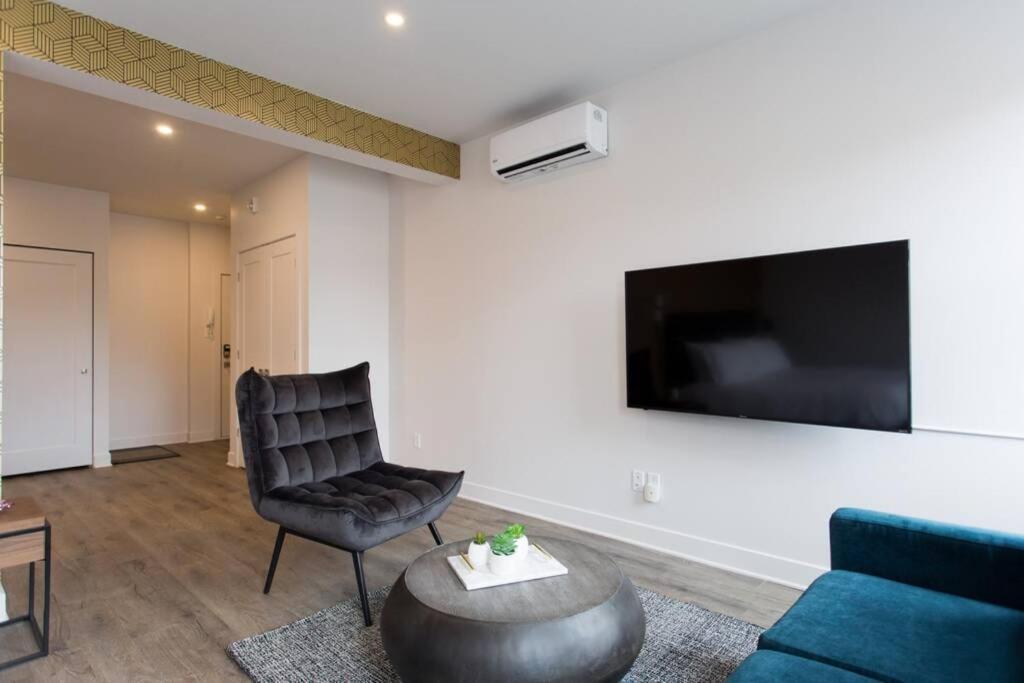 Live Like A Local In This Superb Loft By Den Stays Montréal Eksteriør billede