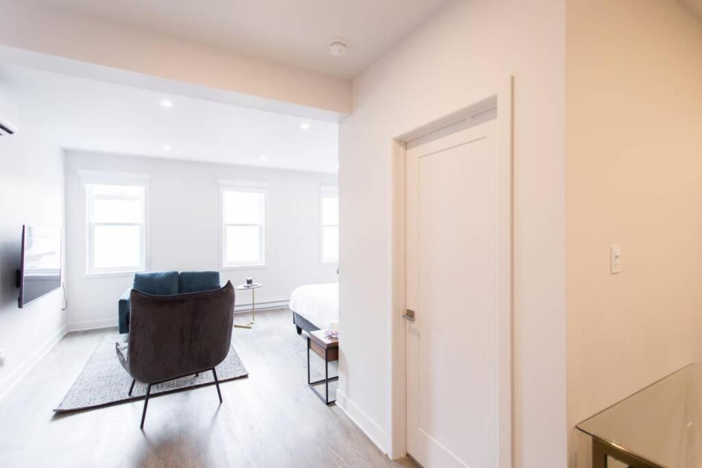 Live Like A Local In This Superb Loft By Den Stays Montréal Eksteriør billede